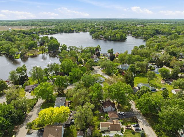 3624 Eastway Drive, Island Lake, IL 60042