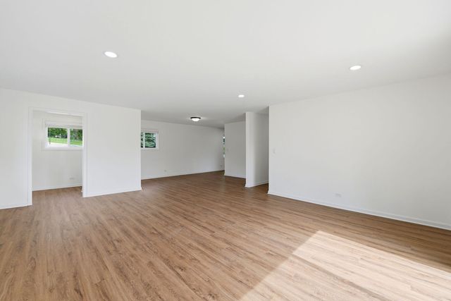 3624 Eastway Drive, Island Lake, IL 60042