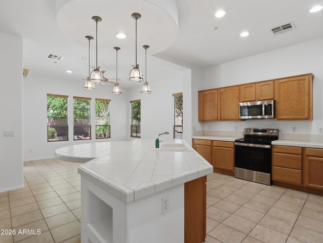 12456 W HEDGE HOG Place, Peoria, AZ 85383