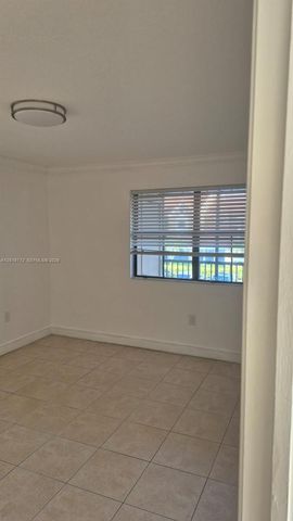15581 SW 104th Ter 221, Miami, FL 33196