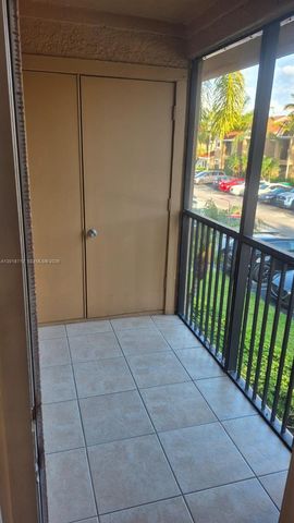 15581 SW 104th Ter 221, Miami, FL 33196