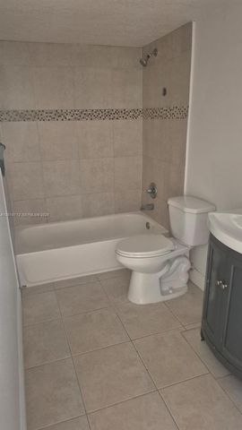 15581 SW 104th Ter 221, Miami, FL 33196