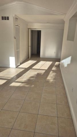 15581 SW 104th Ter 221, Miami, FL 33196