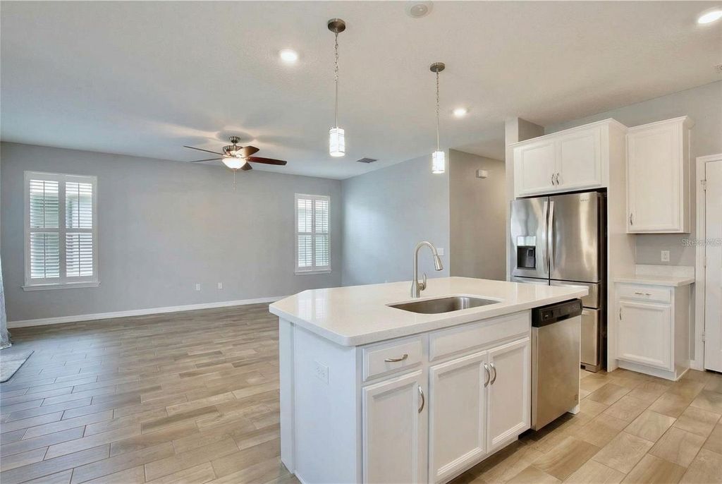 Image 4 of property listing at 4346 CYPRESS GLADES LANE, Orlando, FL 32824