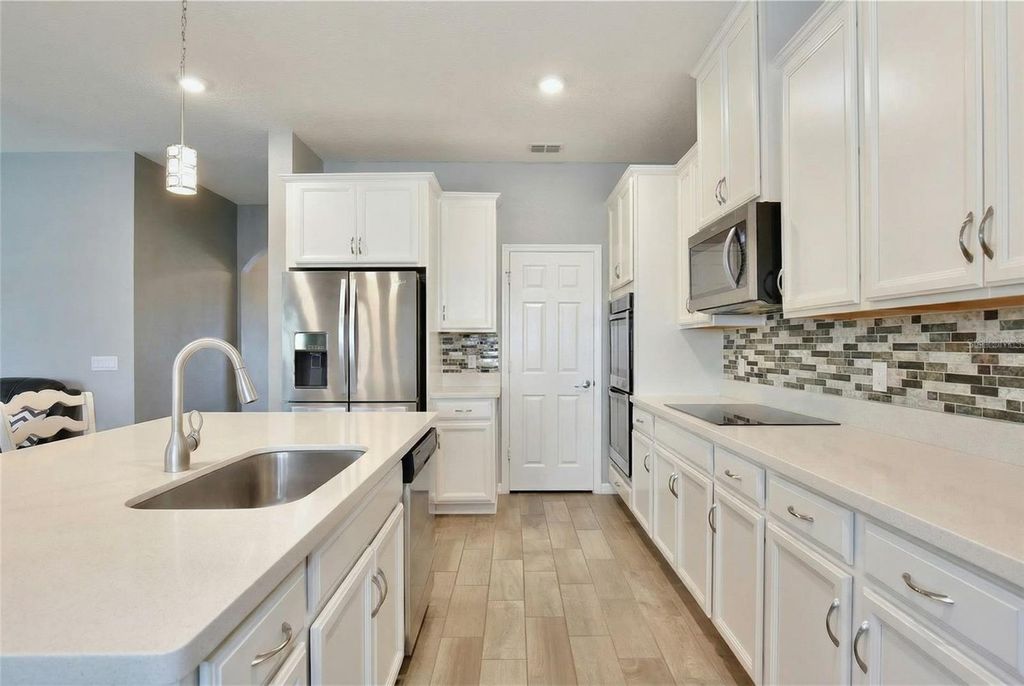 Image 5 of property listing at 4346 CYPRESS GLADES LANE, Orlando, FL 32824