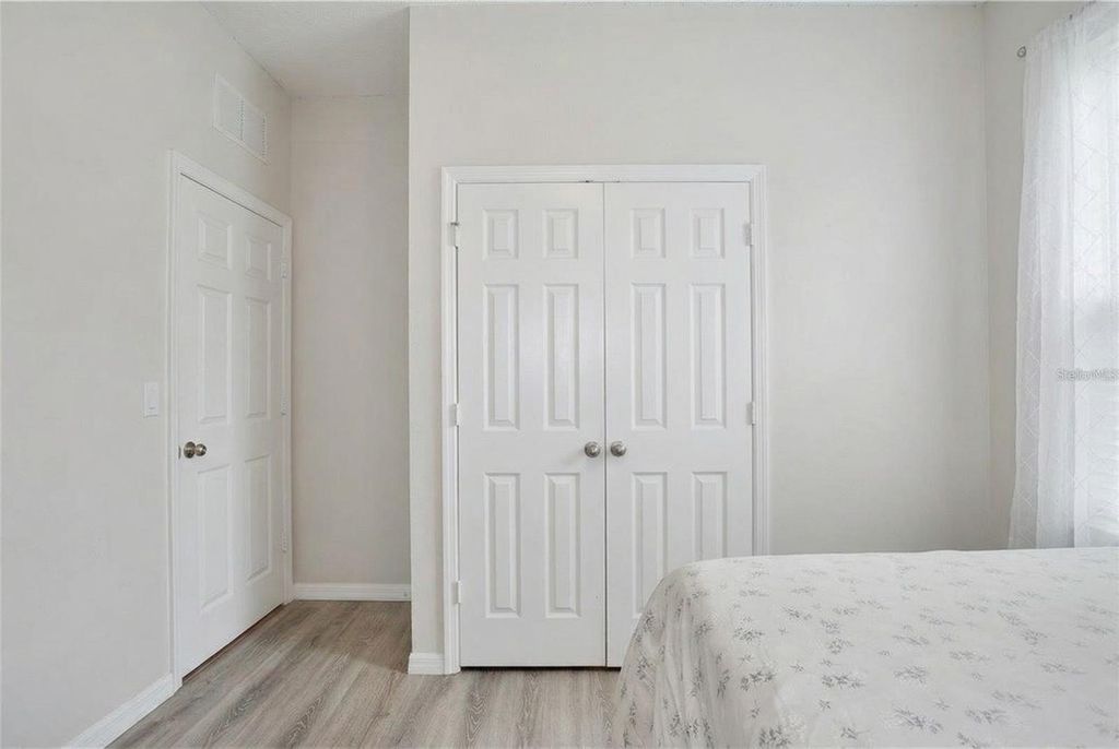 Image 9 of property listing at 4346 CYPRESS GLADES LANE, Orlando, FL 32824