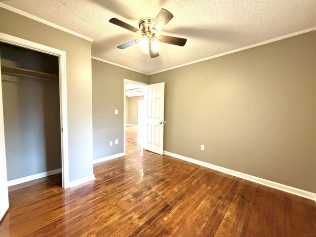 838 Potters Ln, Clarksville, TN 37040