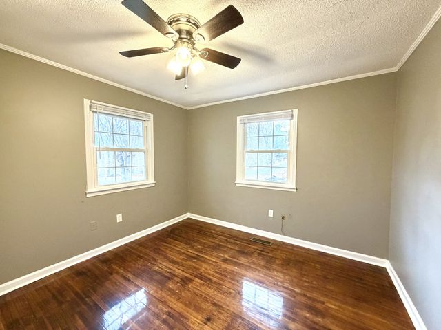 838 Potters Ln, Clarksville, TN 37040