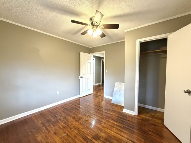 838 Potters Ln, Clarksville, TN 37040