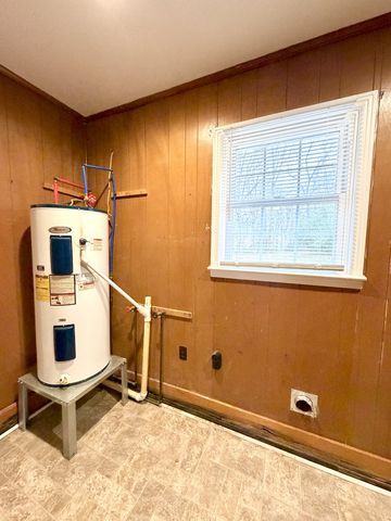 838 Potters Ln, Clarksville, TN 37040