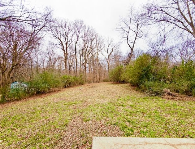 838 Potters Ln, Clarksville, TN 37040