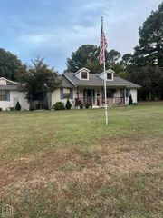806 W Mueller, Paragould, AR 72450