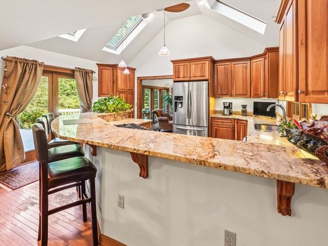 99 Coburn Rd, Berlin, MA 01503