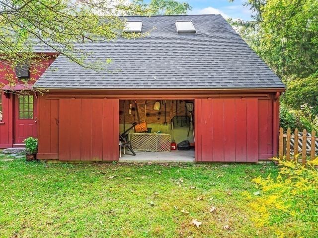 99 Coburn Rd, Berlin, MA 01503