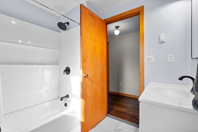 1 Burlington Road, Farmington, CT 06085