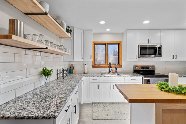 1 Burlington Road, Farmington, CT 06085