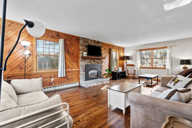 1 Burlington Road, Farmington, CT 06085