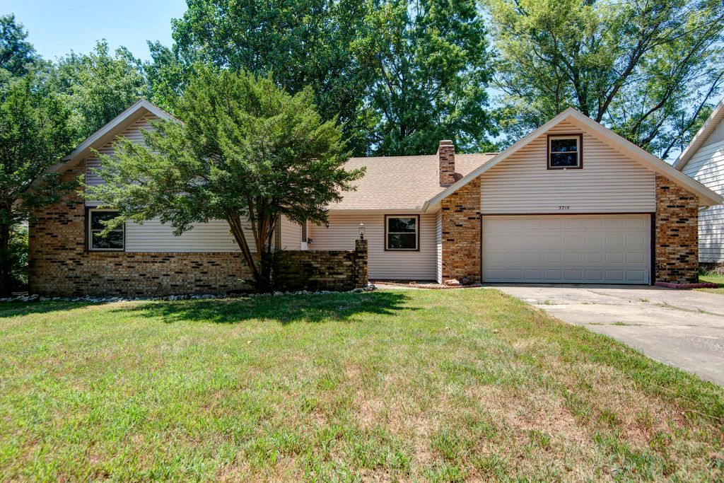3719 South Ferguson Avenue, Springfield, MO 65807