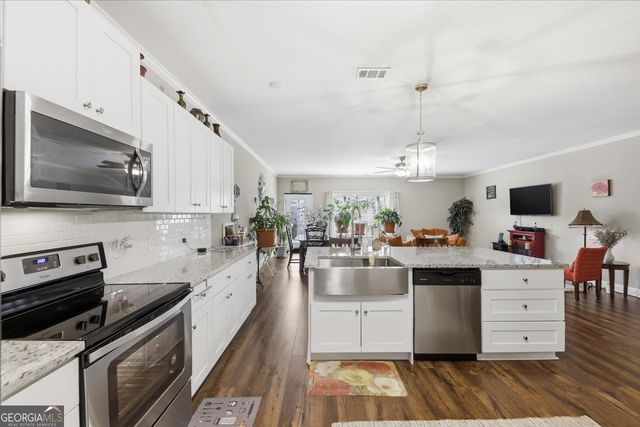 301 Jackson Place NW, Lilburn, GA 30047