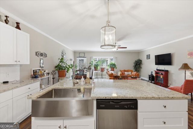 301 Jackson Place NW, Lilburn, GA 30047