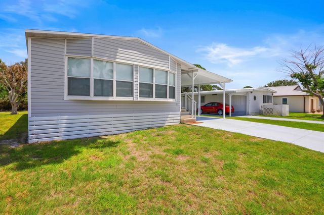 70 Golf Drive, Port St. Lucie, FL 34952