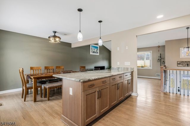 20 Hayward St, Bridgewater Twp., NJ 08805