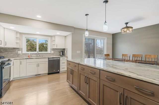 20 Hayward St, Bridgewater Twp., NJ 08805