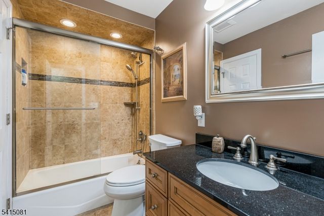 20 Hayward St, Bridgewater Twp., NJ 08805