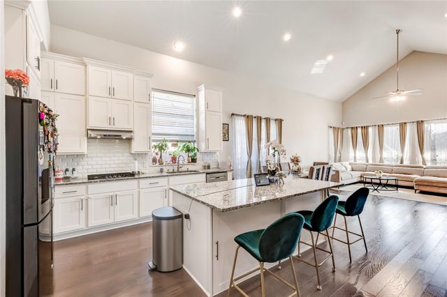 722 Kingston PL, Cedar Park, TX 78613