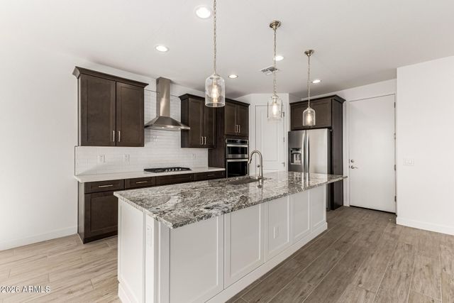 735 E MARBLEWOOD Way, Phoenix, AZ 85048