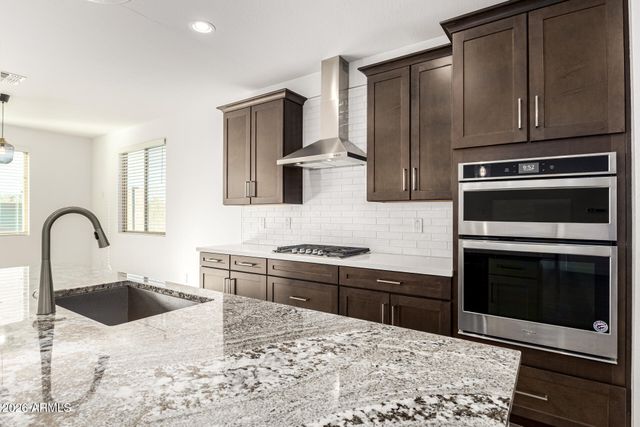 735 E MARBLEWOOD Way, Phoenix, AZ 85048