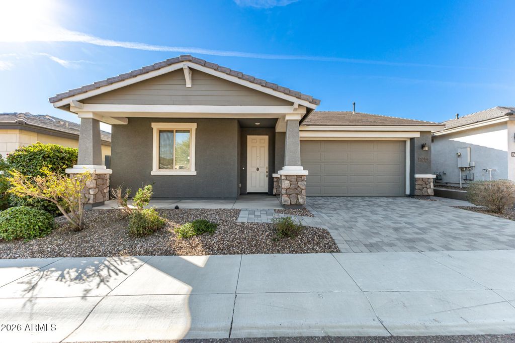 735 E MARBLEWOOD Way, Phoenix, AZ 85048