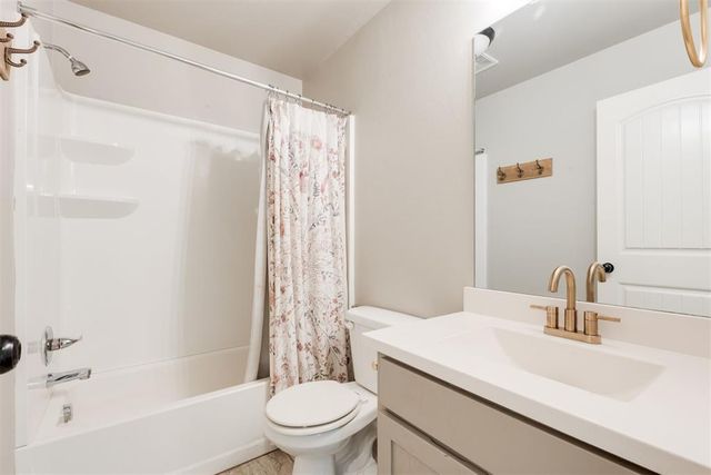 15733 Gunnison Drive, Edmond, OK 73013