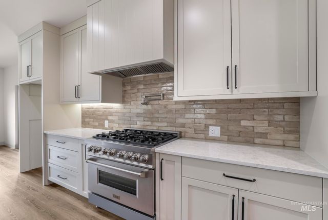 635 Canyon Crest Drive W., Twin Falls, ID 83301