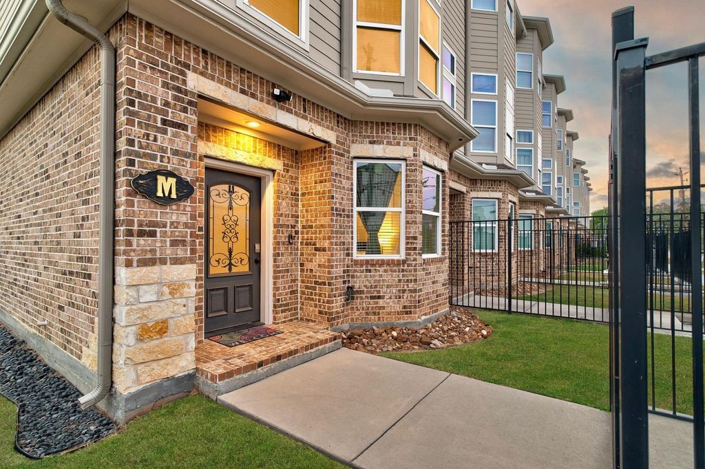 2020 Mcgowen Street M, Houston, TX 77004