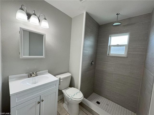 4402-4404 Santa Barbara BLVD, Cape Coral, FL 33914