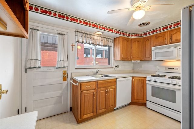 1375 Edgewood Dr, West Homestead, PA 15120