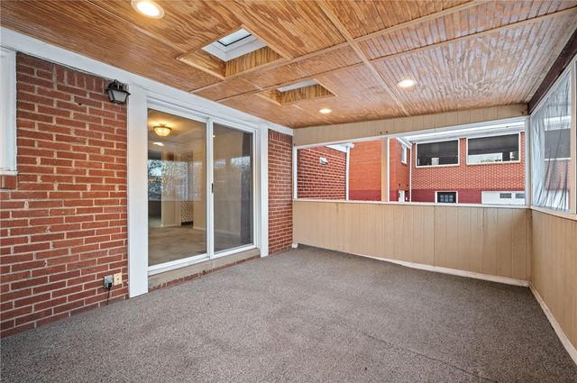 1375 Edgewood Dr, West Homestead, PA 15120