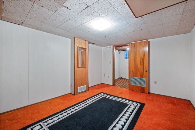 1375 Edgewood Dr, West Homestead, PA 15120