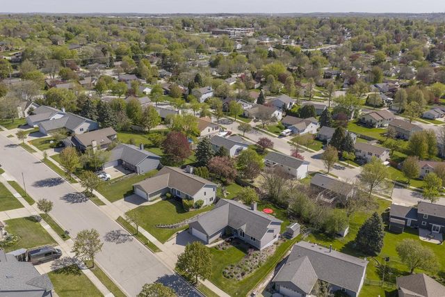1801 Erin LANE, Waukesha, WI 53188