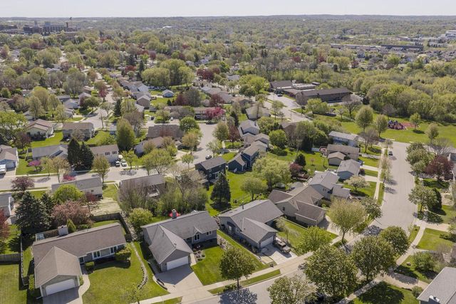 1801 Erin LANE, Waukesha, WI 53188
