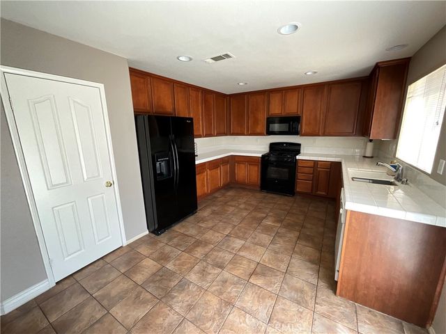 14051 Mare, Victorville, CA 92394