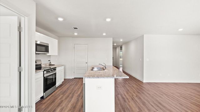 768 Statesman Drive, Byram, MS 39272