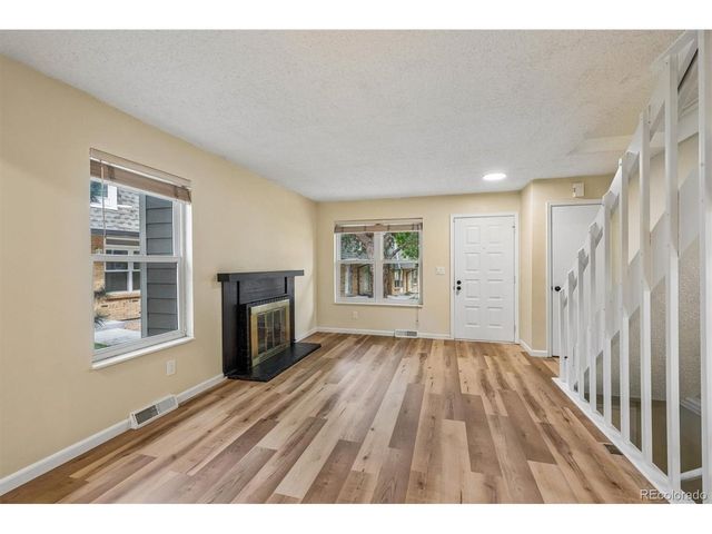 1521 S Owens St 15, Denver, CO 80232