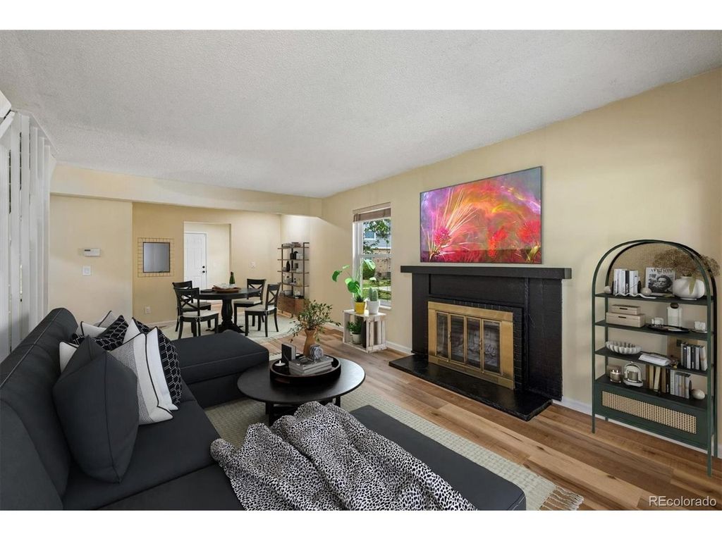 1521 S Owens St 15, Denver, CO 80232