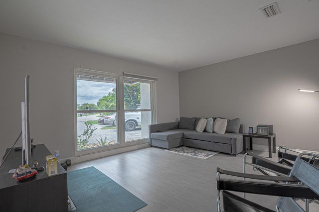 1155 The 12th, Wellington, FL 33414