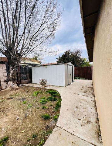 2101 Milford Ln, Modesto, CA 95355