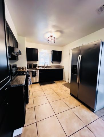 2101 Milford Ln, Modesto, CA 95355