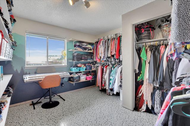 10915 E Fairview Ave, Spokane Valley, WA 99206