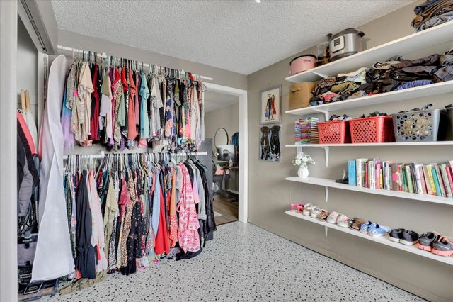 10915 E Fairview Ave, Spokane Valley, WA 99206